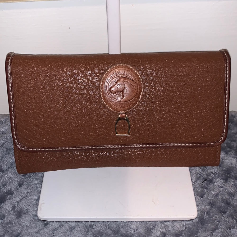 Brown  longwallet